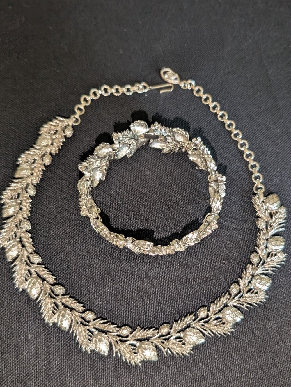 Vintage 1960's Silvertone Necklace/Bracelet Set